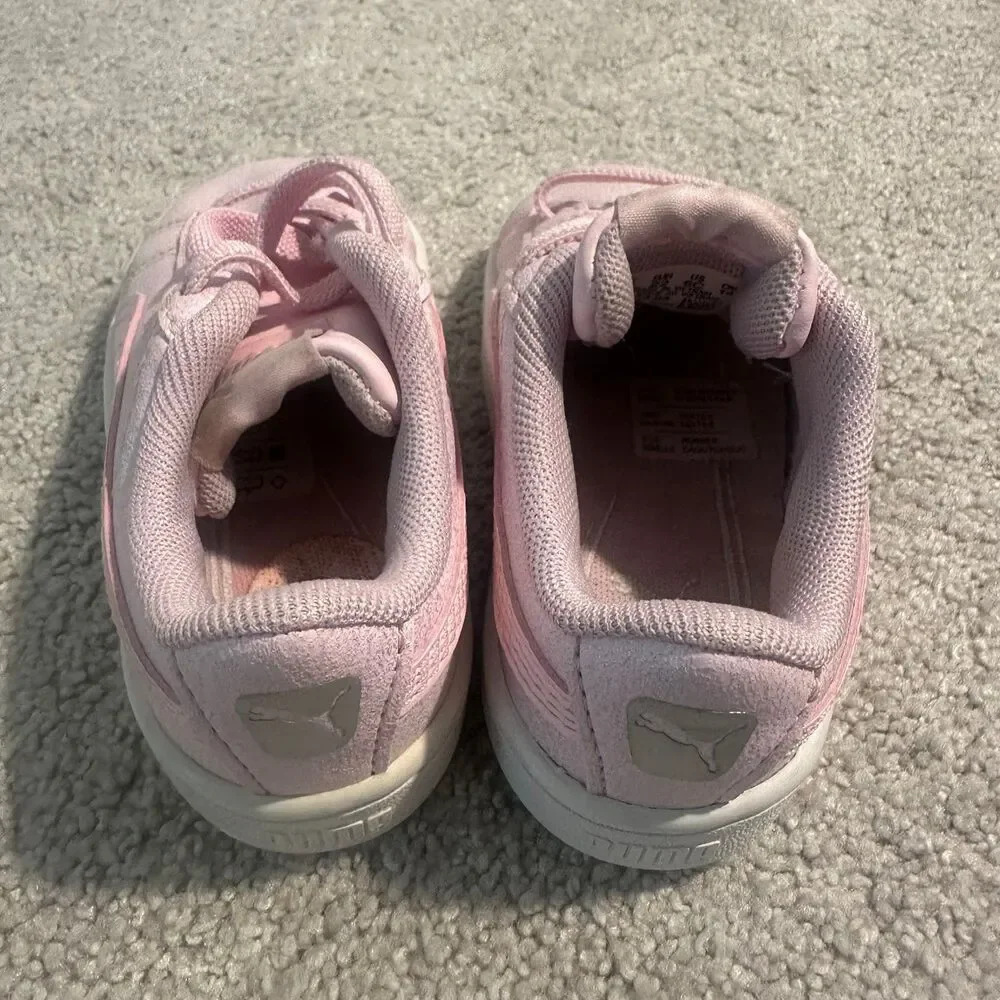 Pink Puma toddler girls classic slip on Sneakers size 6 like new
